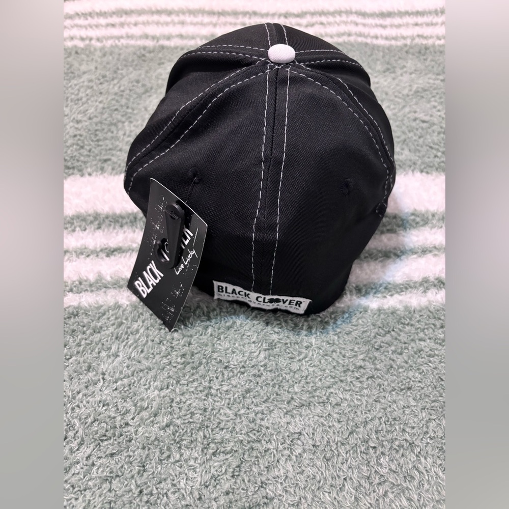Black Clover 🍀 Live Lucky Black & White Clover Golf Lid L/XL - Picture 3 of 4